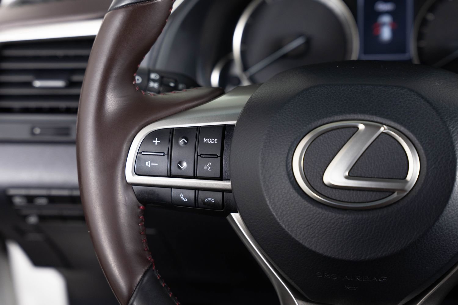 Used 2018 Lexus RX 350L Luxury image 37