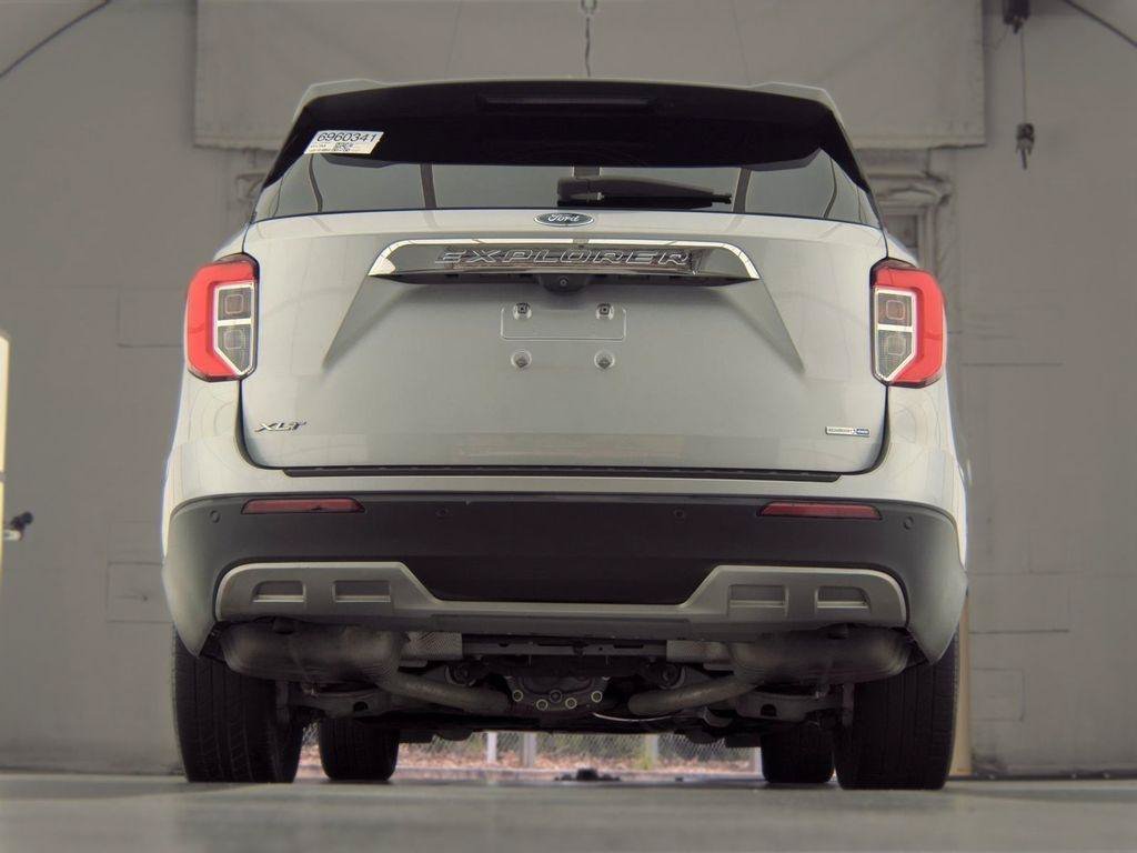 Used 2020 Ford Explorer XLT w/ Equipment Group 202A AWD/4WD image 7