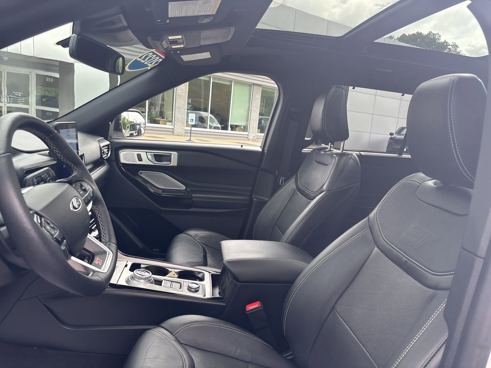 Used 2022 Ford Explorer ST w/ Equipment Group 401A image 10