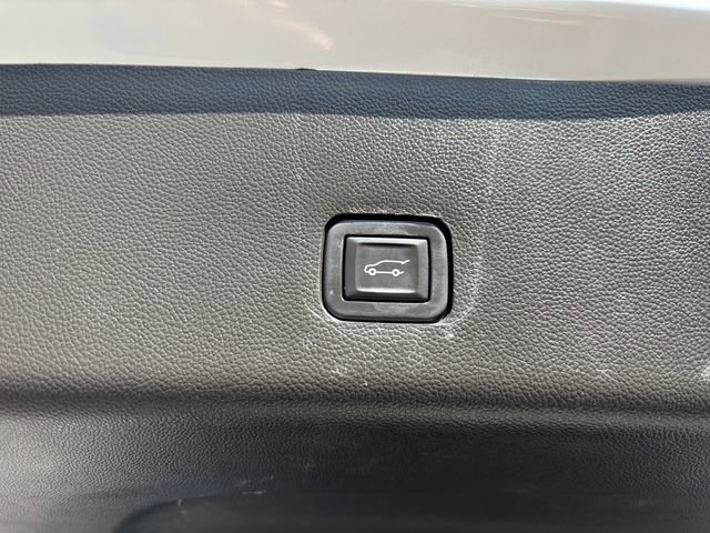 Used 2020 Chevrolet Traverse Premier image 37