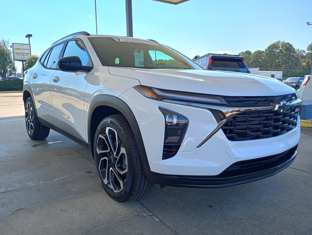 New 2026 Chevrolet Trax RS w/ Driver Confidence Package FWD image 7