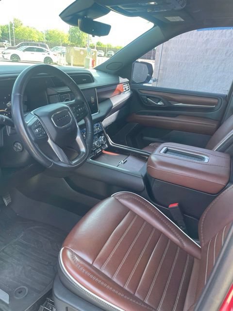 Used 2023 GMC Yukon Denali Ultimate AWD/4WD image 18