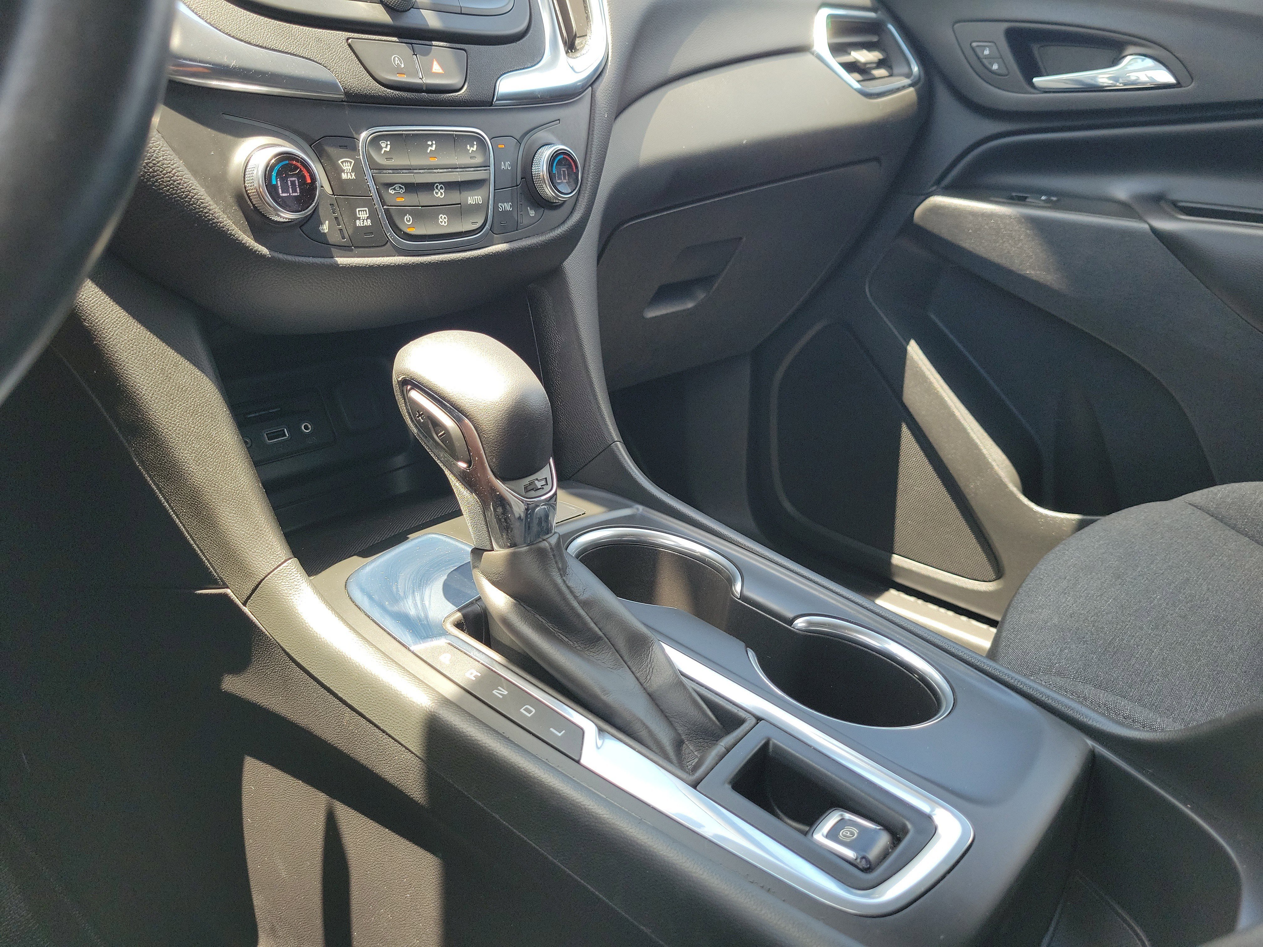 Used 2022 Chevrolet Equinox LT FWD image 28
