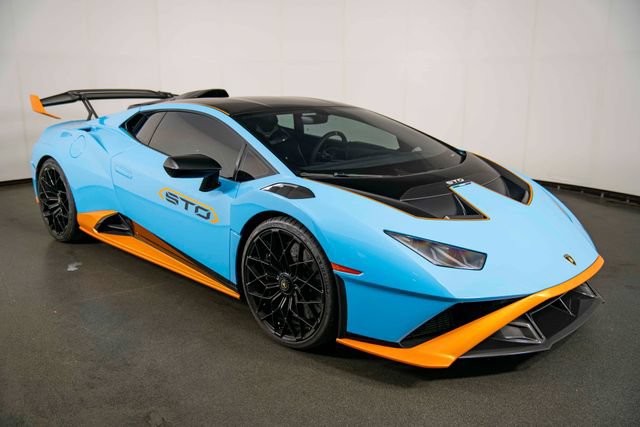 Used 2021 Lamborghini Huracan STO RWD image 2