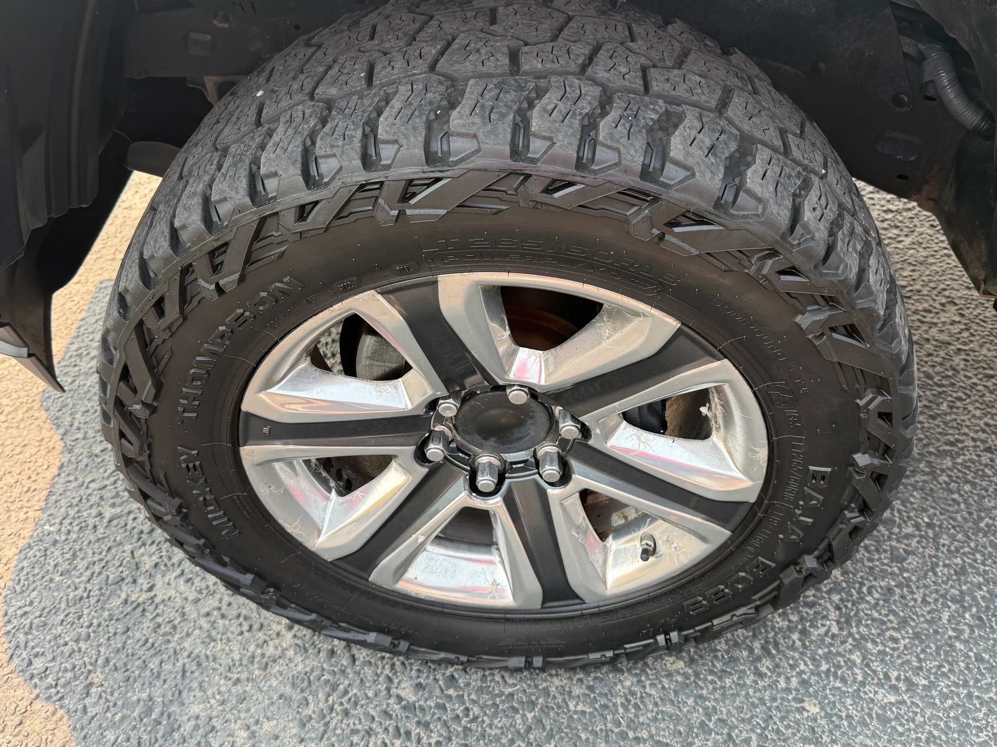 Used 2016 Toyota Tacoma Limited w/ Towing Package AWD/4WD image 19