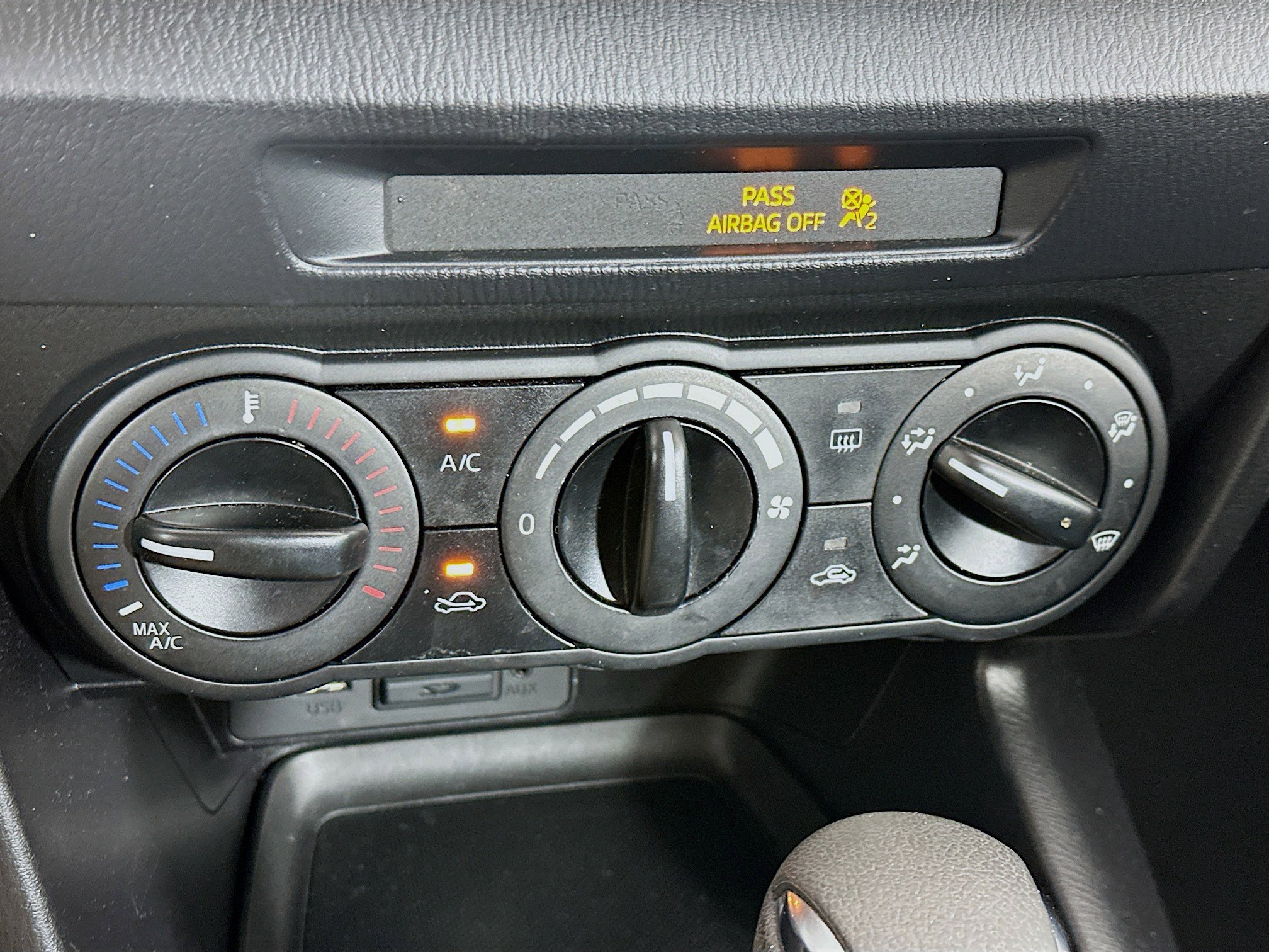 Used 2018 MAZDA MAZDA3 Sport image 24