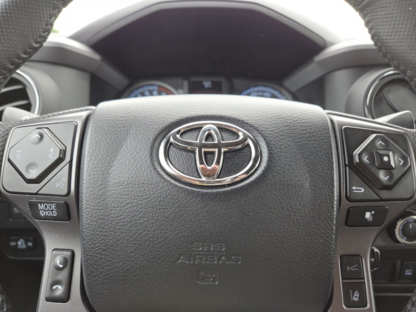 Used 2023 Toyota Tacoma TRD Sport w/ Black Out Package (TMS) AWD/4WD image 32