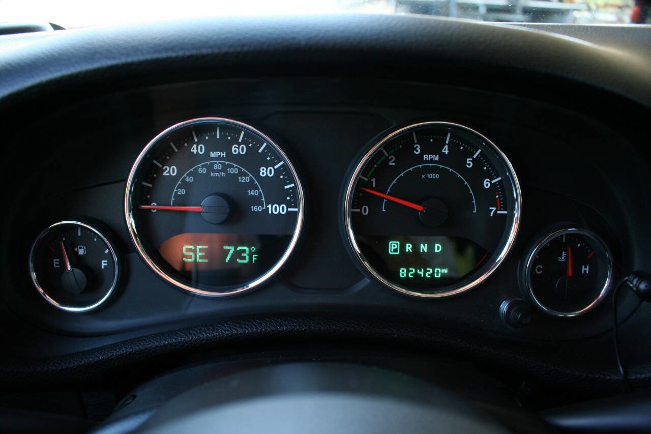 Used 2018 Jeep Wrangler Unlimited Sport w/ Connectivity Group image 10