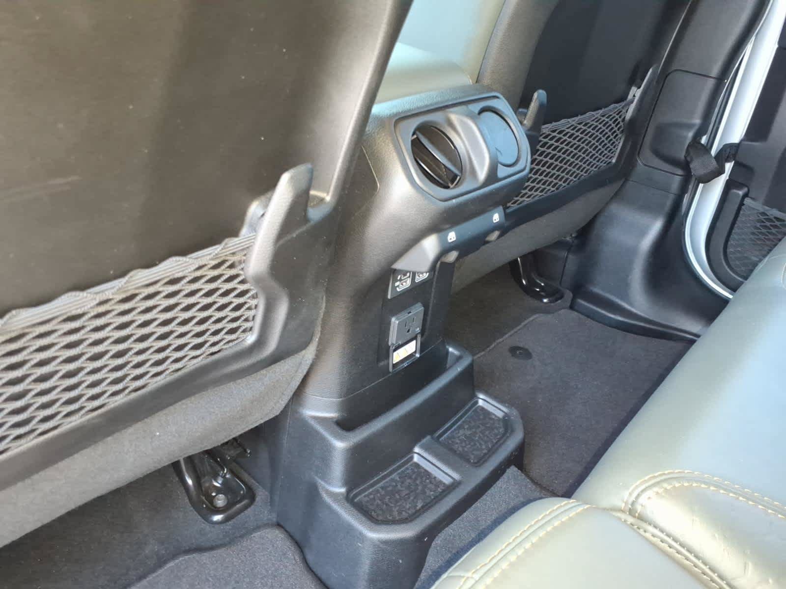 Used 2024 Jeep Wrangler High Altitude AWD/4WD image 17