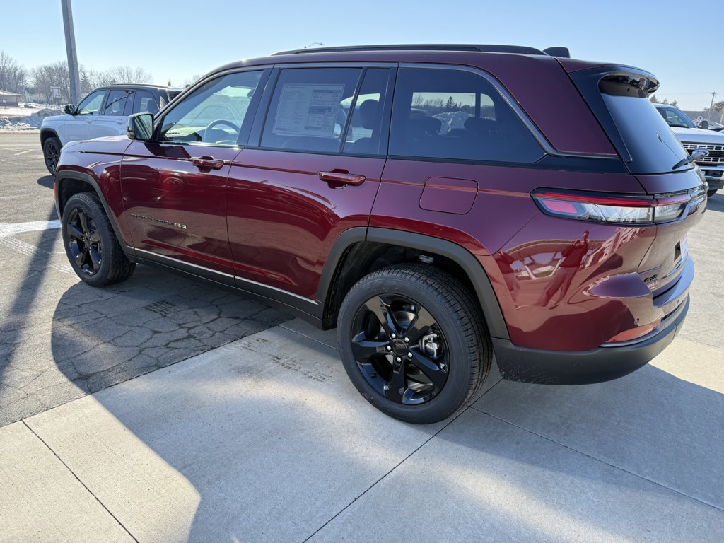 New 2026 Jeep Grand Cherokee Limited w/ Limited Altitude Package AWD/4WD image 6
