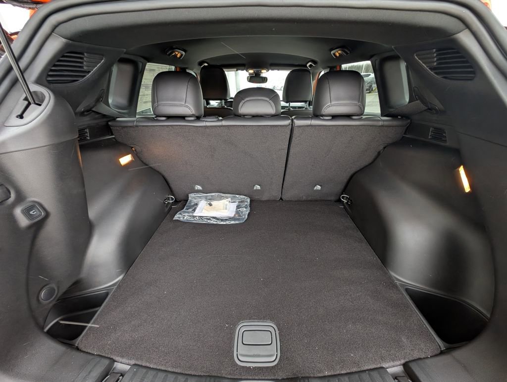 New 2026 Jeep Compass Latitude image 12