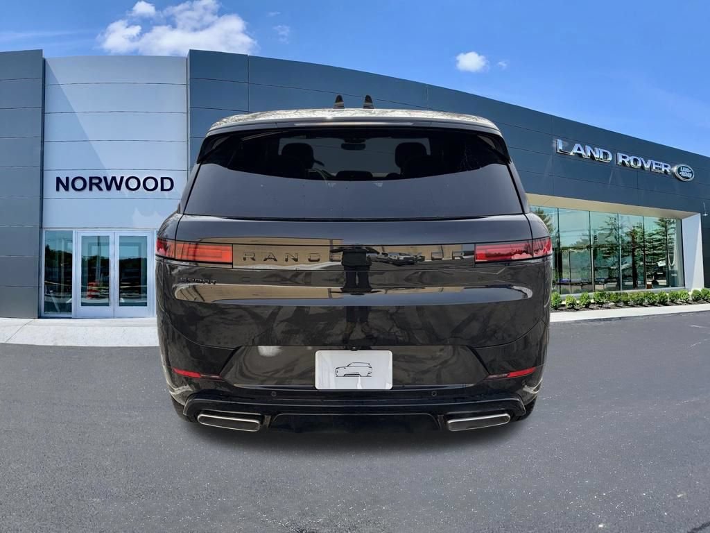 New 2026 Land Rover Range Rover Sport Dynamic SE AWD/4WD image 7