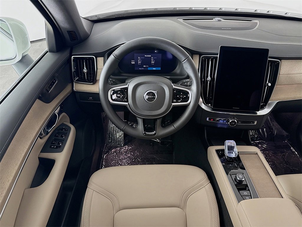 New 2025 Volvo XC90 B6 Plus w/ Protection Package Premier image 24
