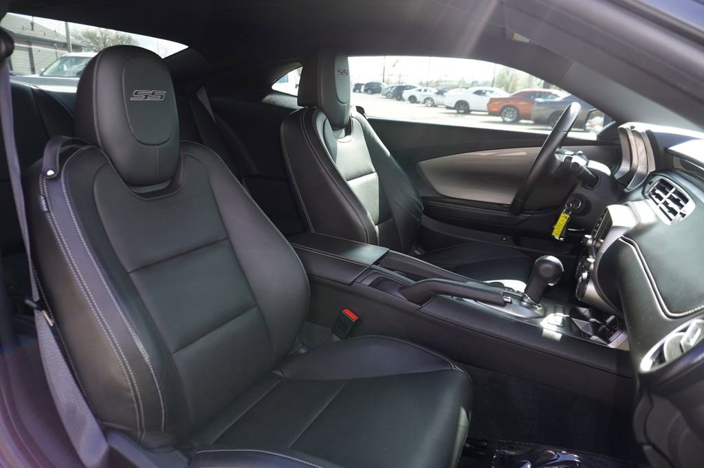 Used 2015 Chevrolet Camaro SS w/ RS Package image 28