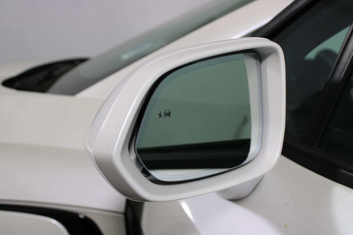Used 2024 Chevrolet Blazer EV LT AWD/4WD image 8