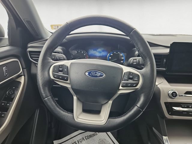 Used 2023 Ford Explorer XLT image 12