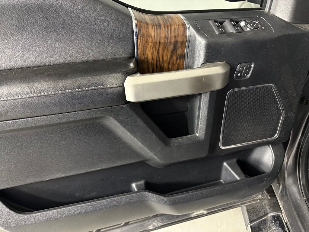 Used 2019 Ford F150 Lariat w/ Equipment Group 502A Luxury AWD/4WD image 14