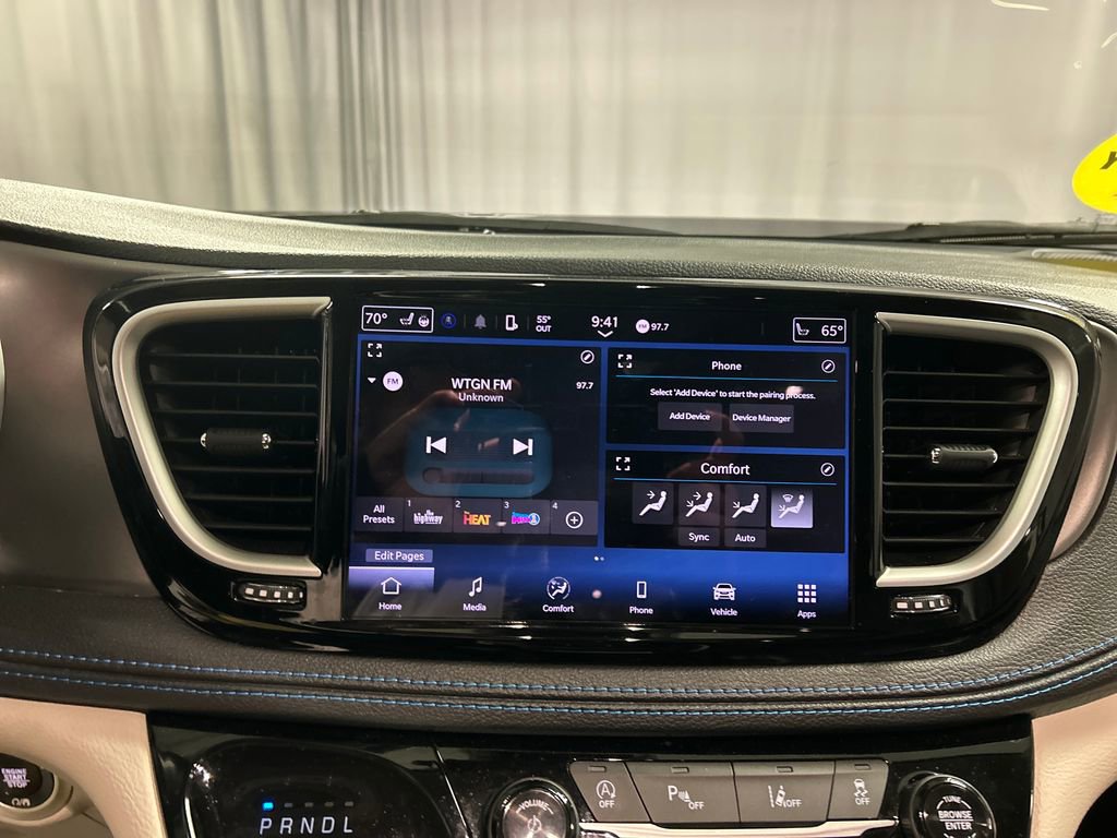 Used 2021 Chrysler Pacifica Touring-L FWD image 15