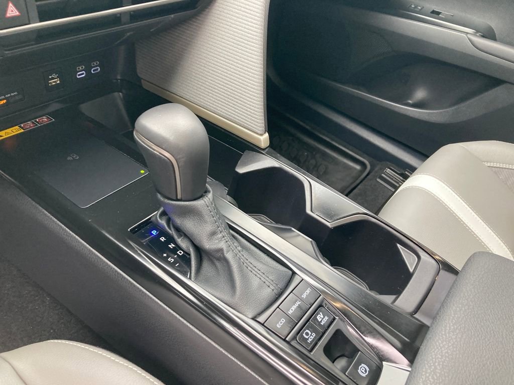 Used 2025 Toyota Camry SE image 24