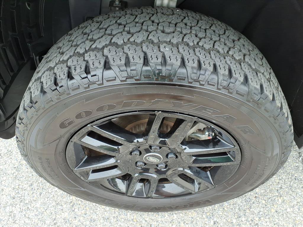 Used 2024 Land Rover Defender 110 S AWD/4WD image 10