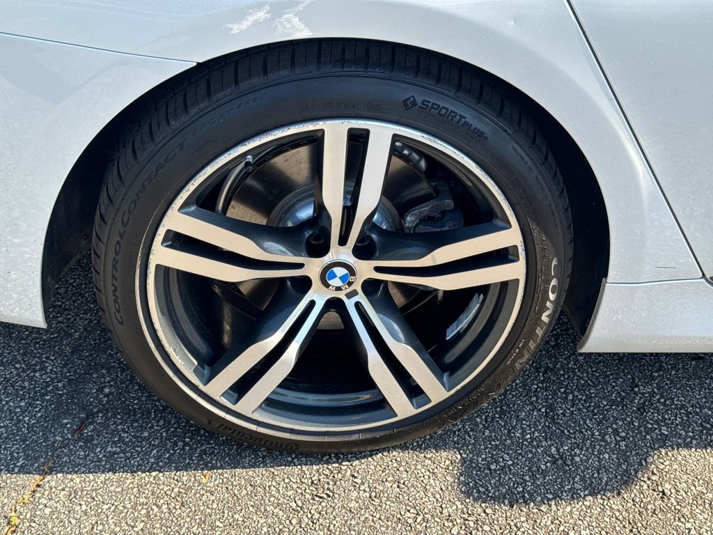 Used 2018 BMW 750i image 17