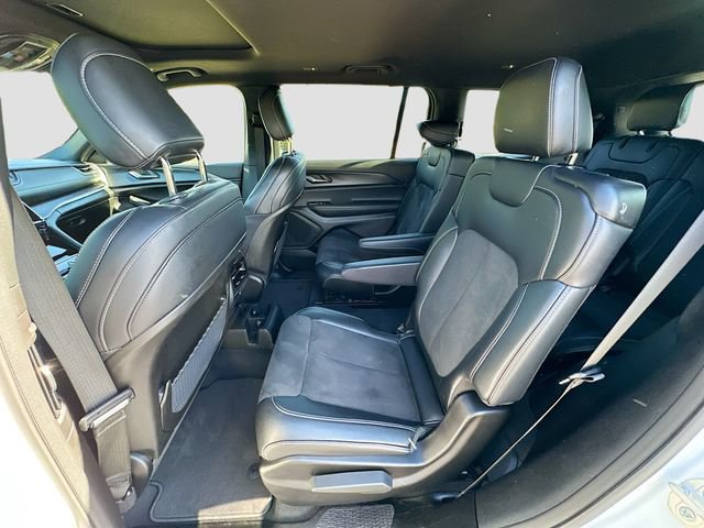 Used 2024 Jeep Grand Cherokee L Altitude image 24