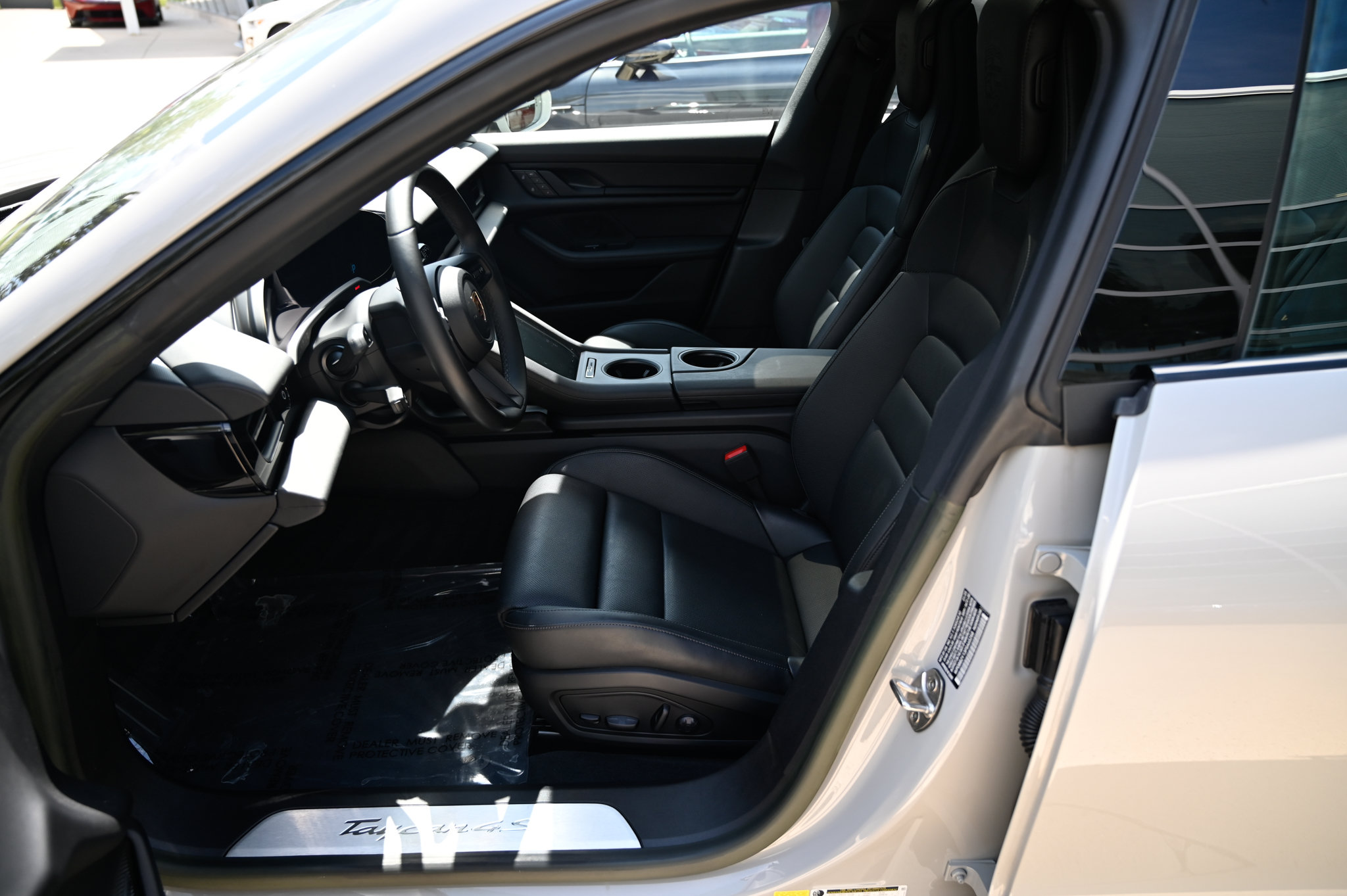 Used 2023 Porsche Taycan 4S AWD/4WD image 17