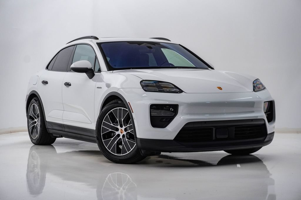 Certified 2025 Porsche Macan 4 Electric AWD/4WD image 8