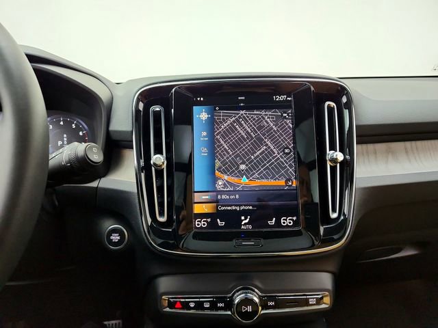 Certified 2022 Volvo XC40 T5 Inscription w/ Advanced Package AWD/4WD image 27