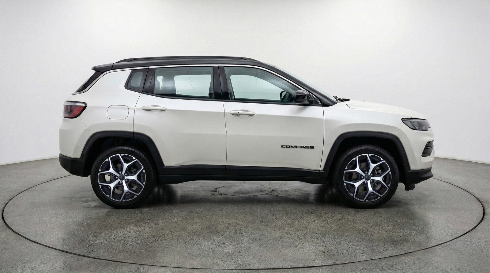 Used 2025 Jeep Compass Limited AWD/4WD image 11