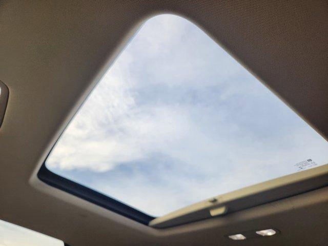 Used 2020 Buick Enclave Premium w/ Sun and Sites Package image 10