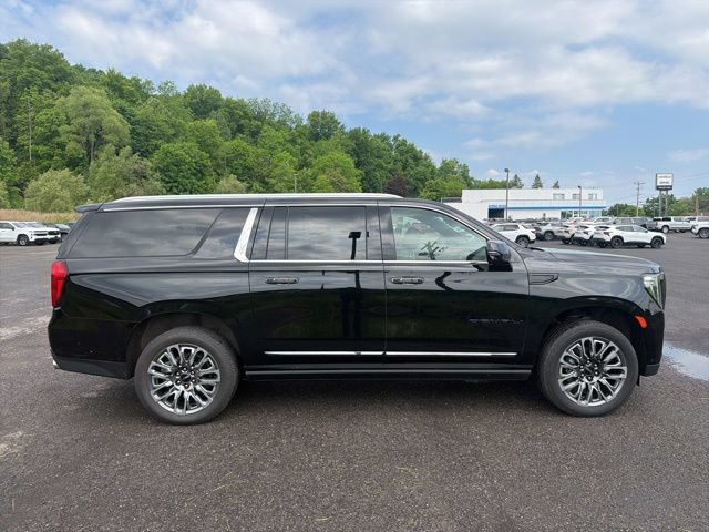 Certified 2024 GMC Yukon XL Denali Ultimate AWD/4WD image 6