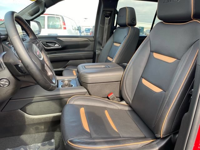 Used 2024 GMC Yukon AT4 w/ Technology Package AWD/4WD image 16