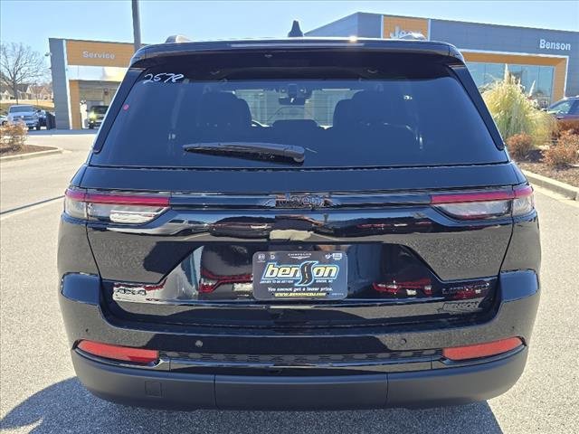 New 2025 Jeep Grand Cherokee Limited w/ Black Appearance Package image 14