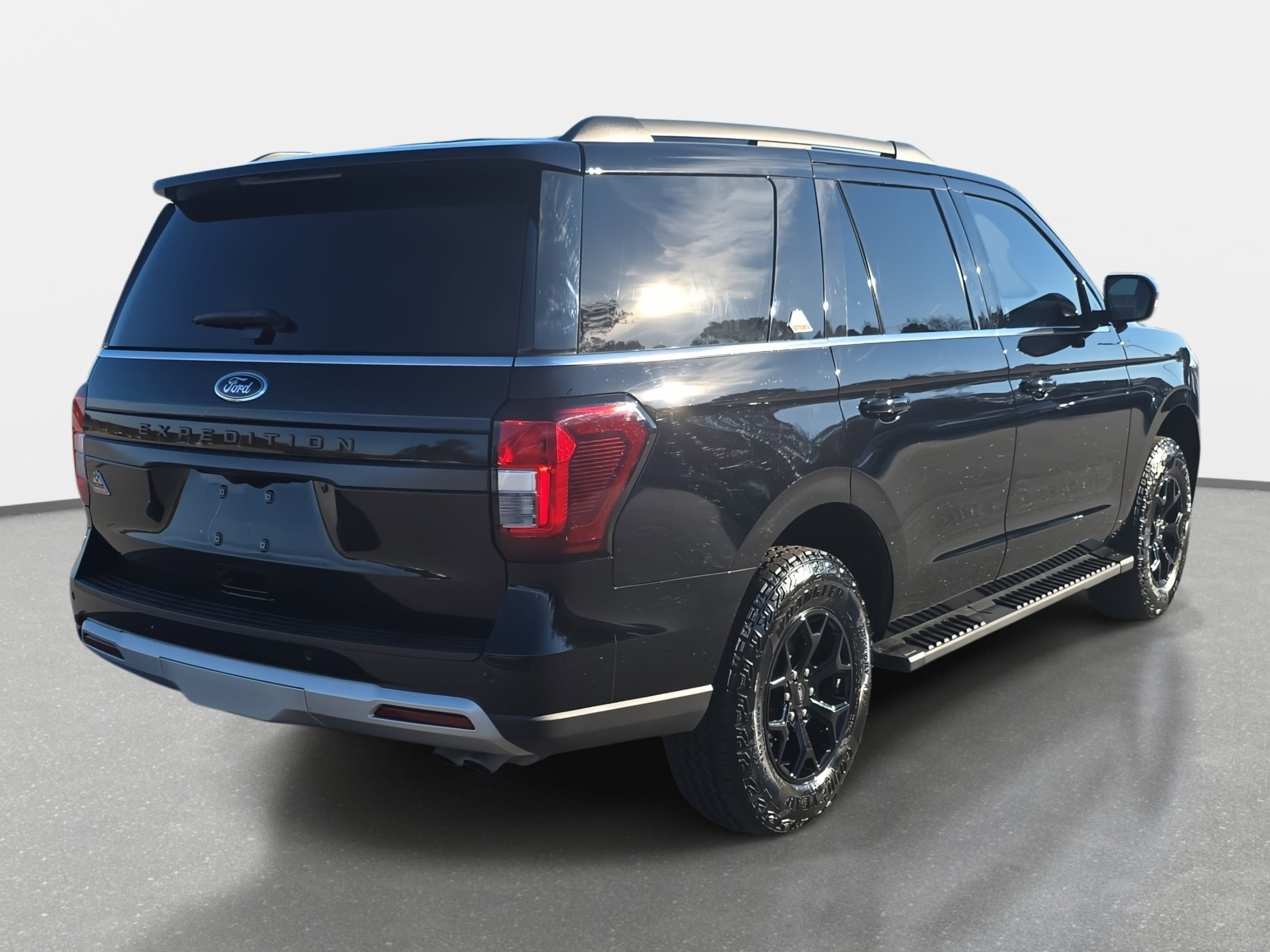 Used 2023 Ford Expedition Timberline image 5