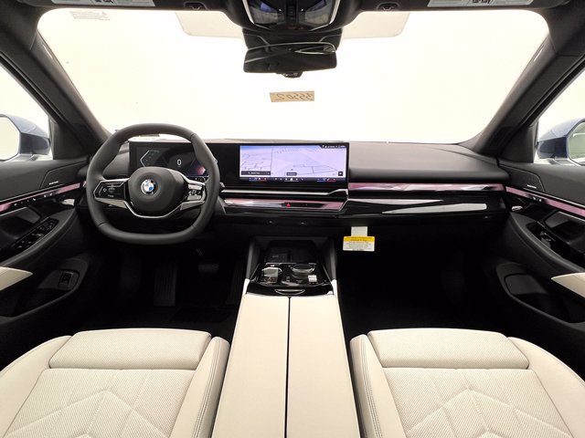 Used 2027 BMW 530i xDrive AWD/4WD image 13