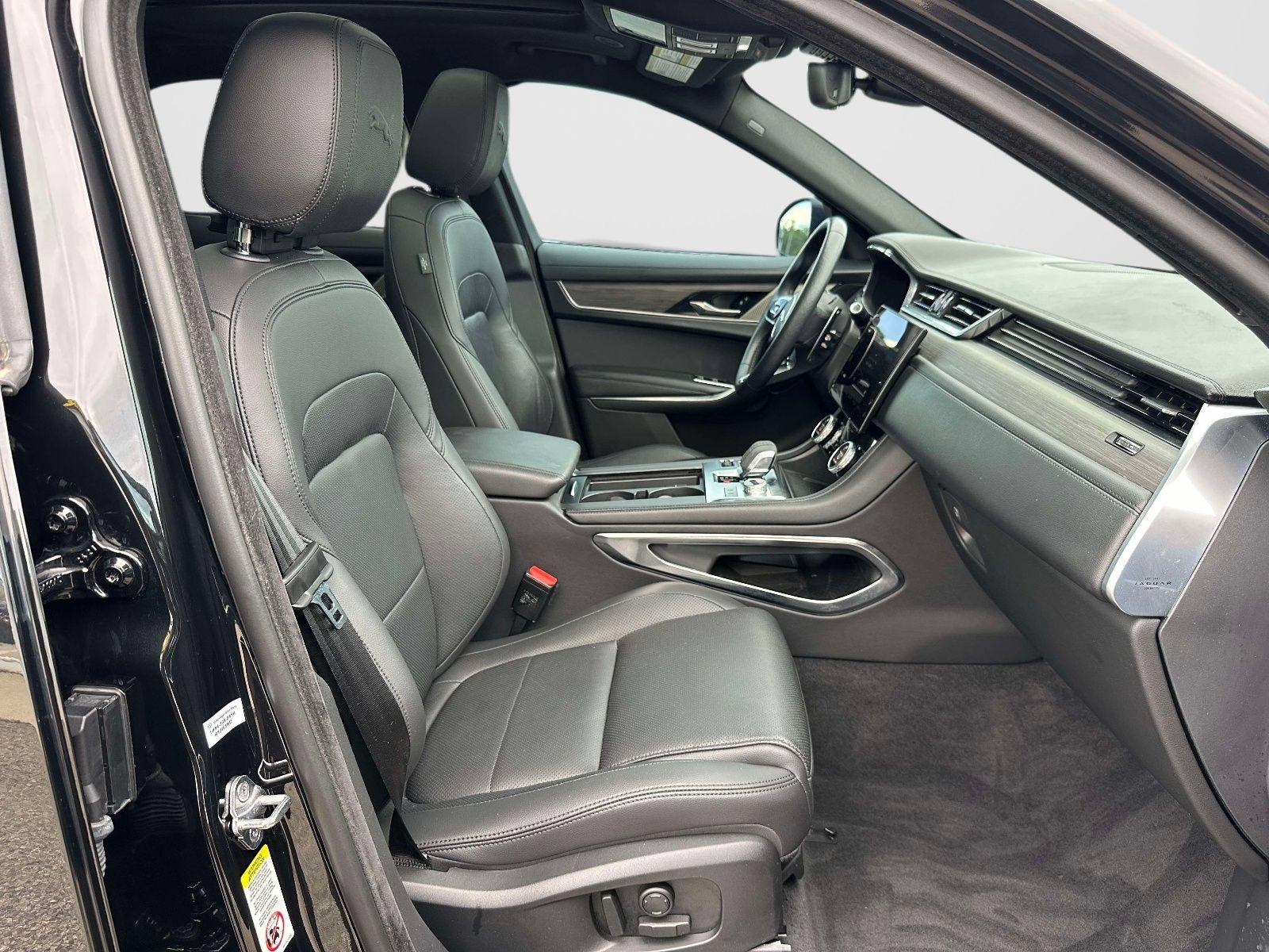 Used 2023 Jaguar F-PACE S AWD/4WD image 10