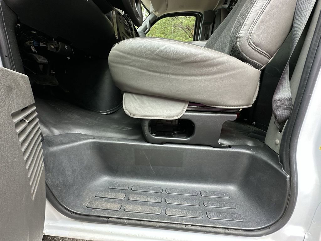 Used 2024 Chevrolet Express 2500 w/ Driver Convenience Package image 14
