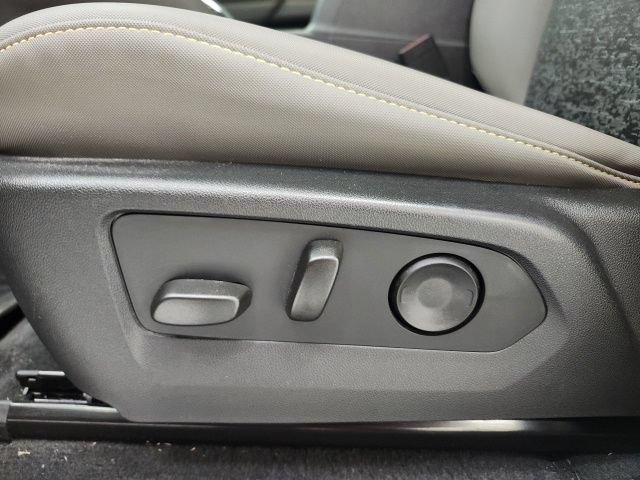 Used 2024 Chevrolet Colorado ZR2 AWD/4WD image 14