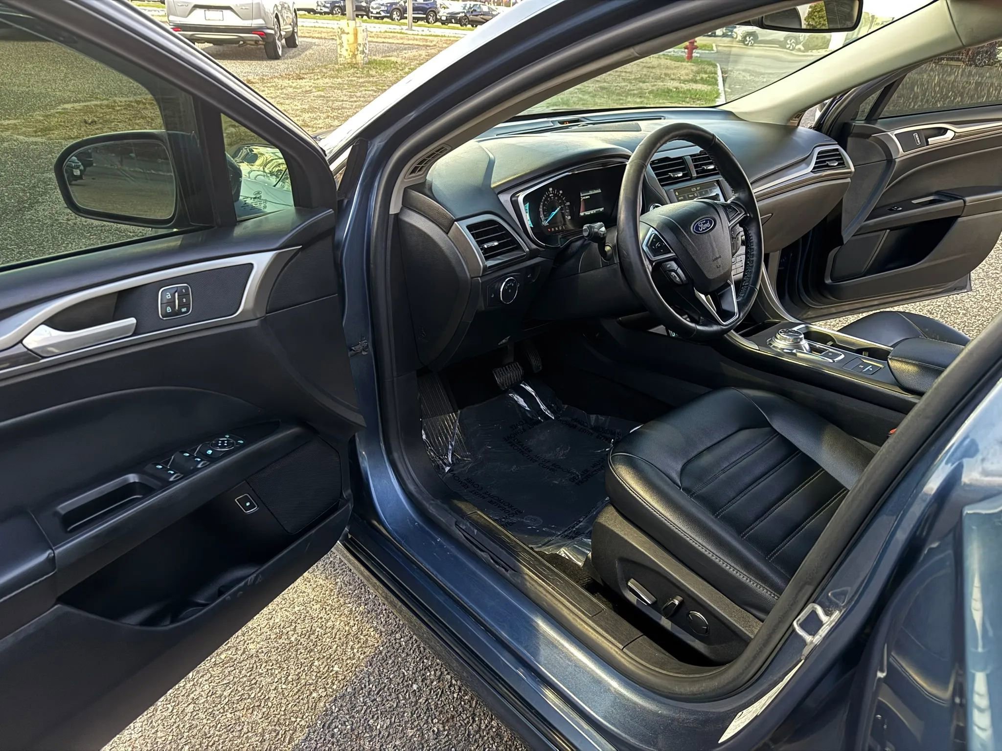 Used 2019 Ford Fusion SEL image 10