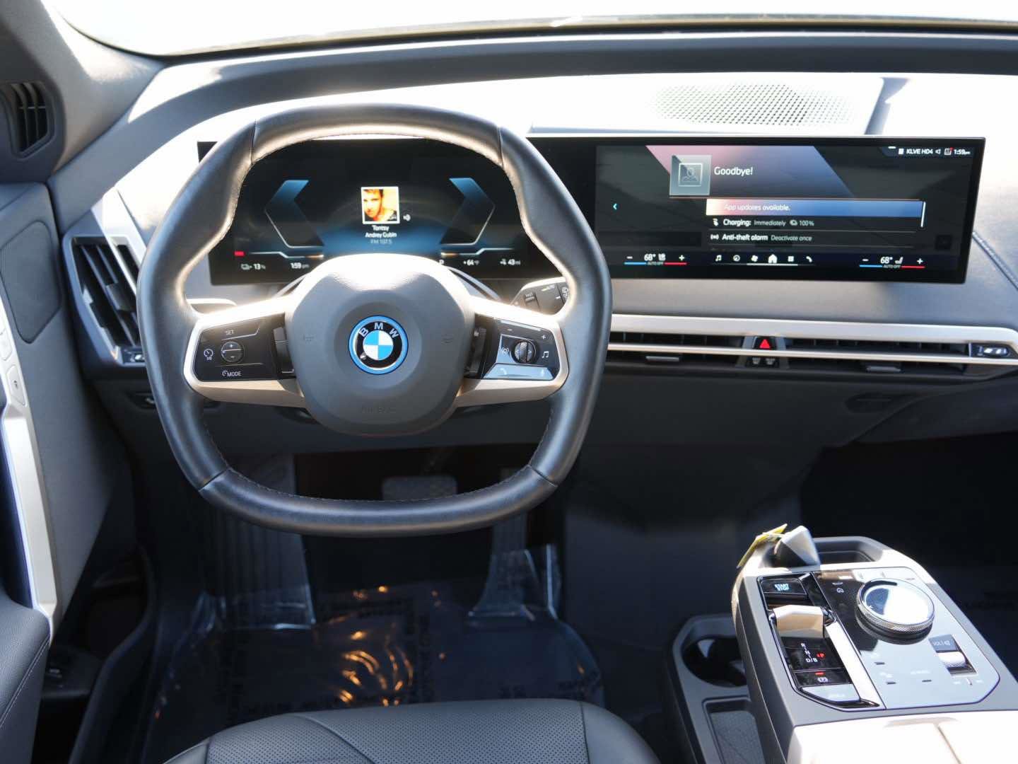 Used 2025 BMW iX xDrive50 AWD/4WD image 8