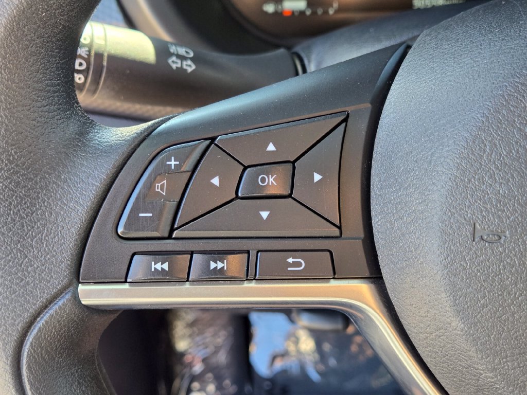 Used 2023 Nissan Kicks SV FWD image 30