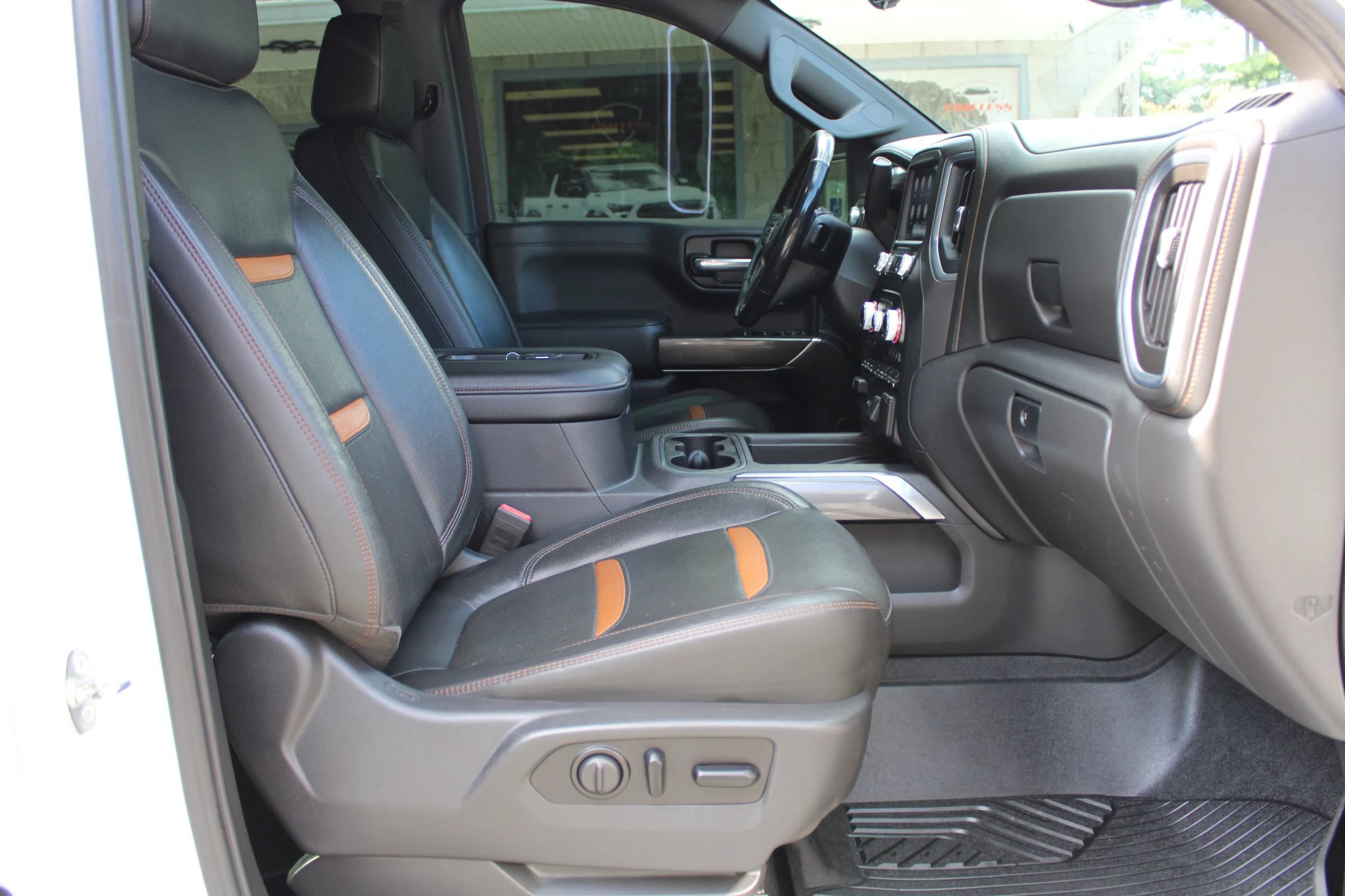 Used 2020 GMC Sierra 1500 AT4 w/ AT4 Premium Package AWD/4WD image 21