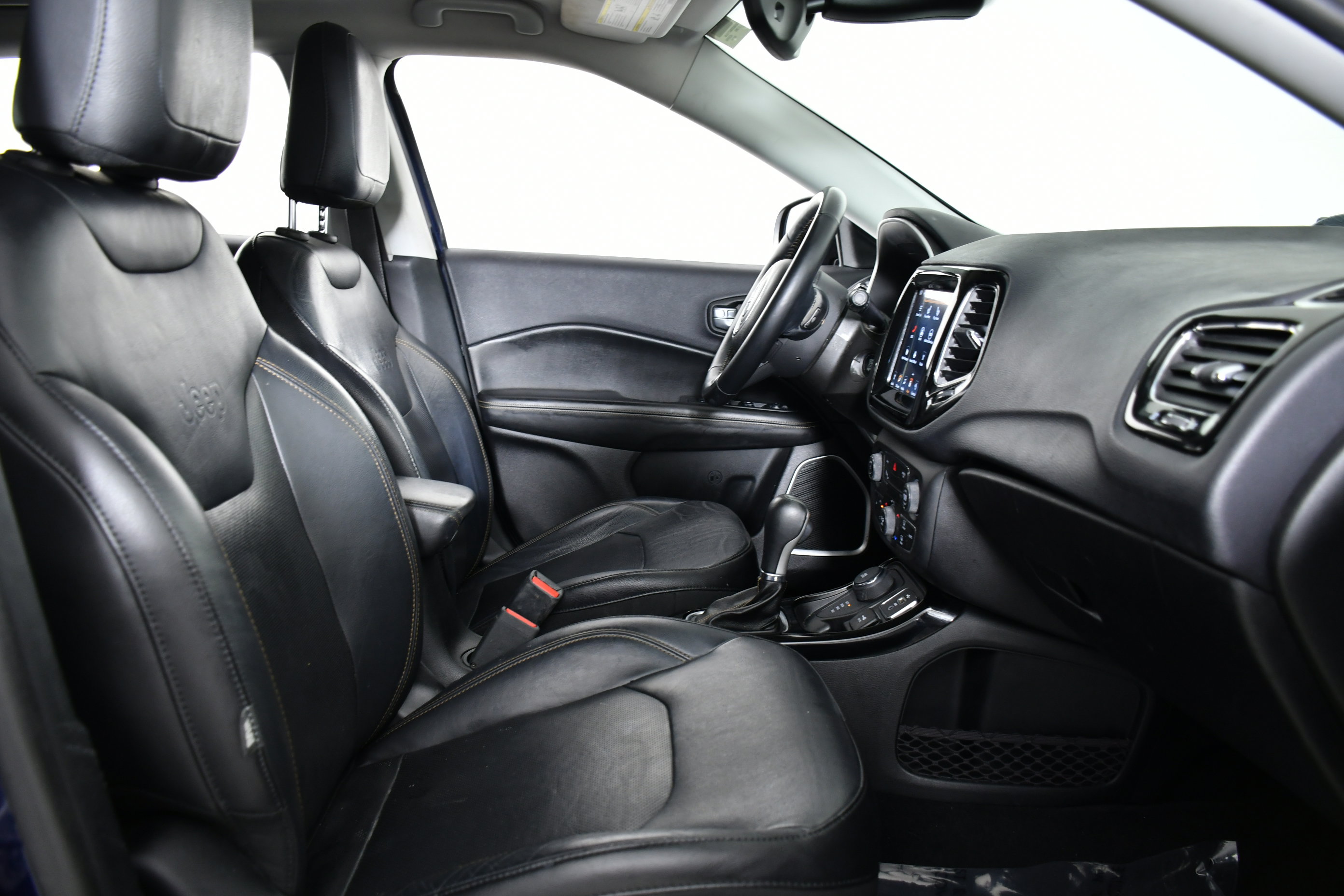 Used 2018 Jeep Compass Limited w/ Navigation Group image 29