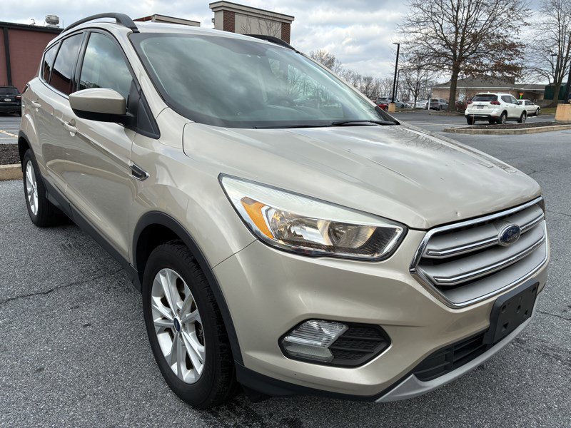 Used 2018 Ford Escape SE image 3