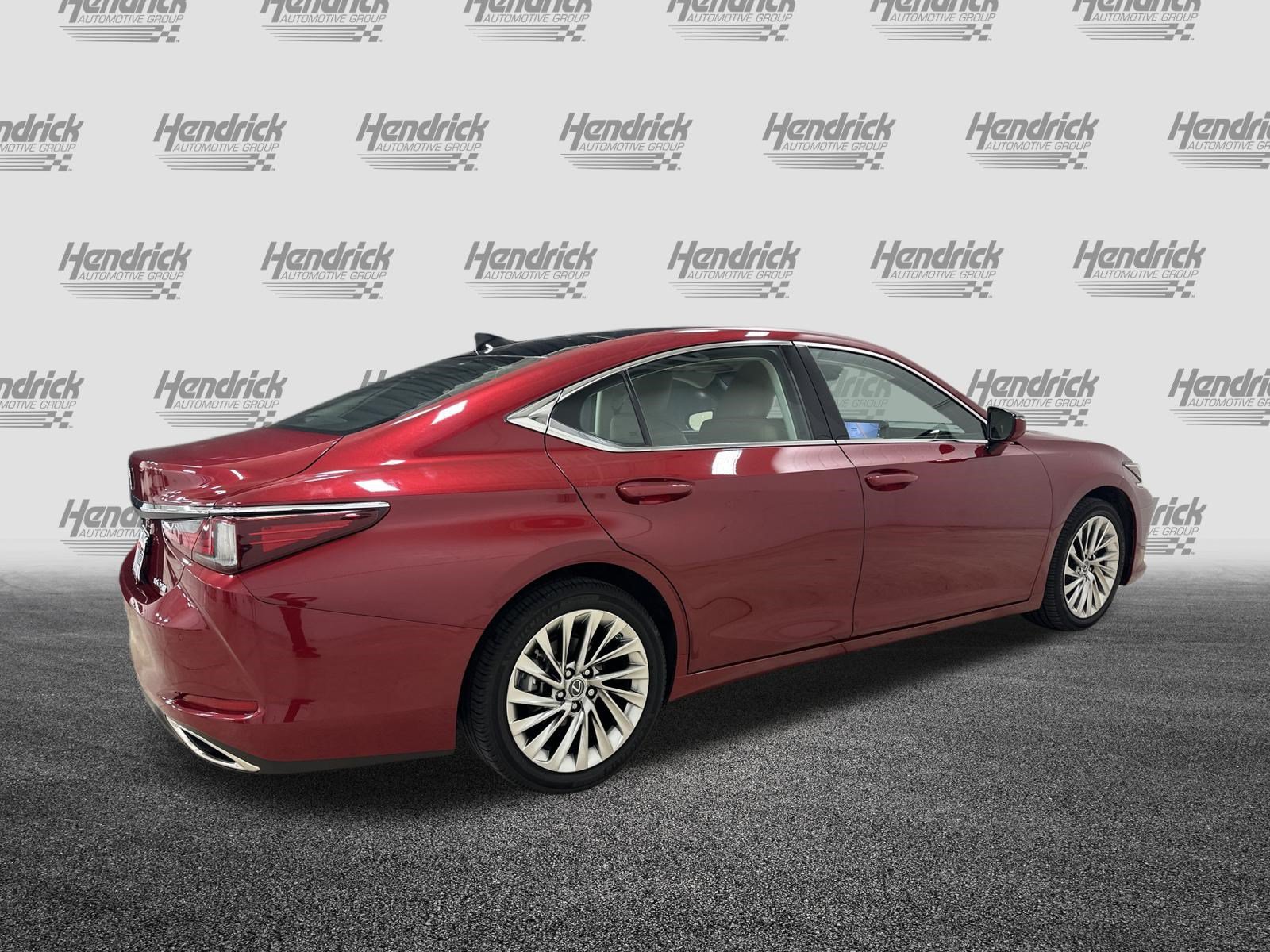 Used 2020 Lexus ES 350 Luxury w/ Accessory Package FWD image 10