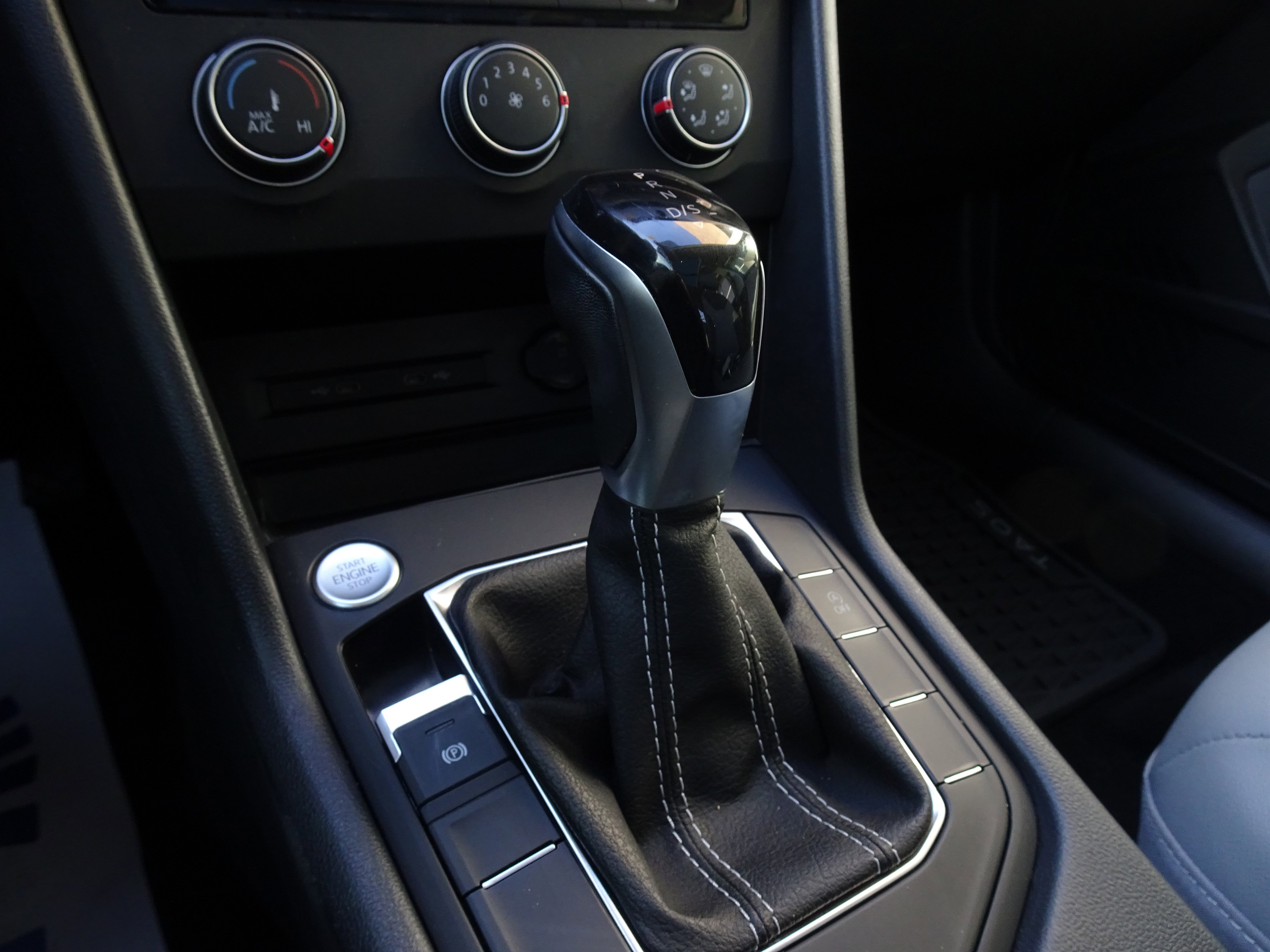 Used 2022 Volkswagen Taos SE w/ Panoramic Sunroof Package image 20