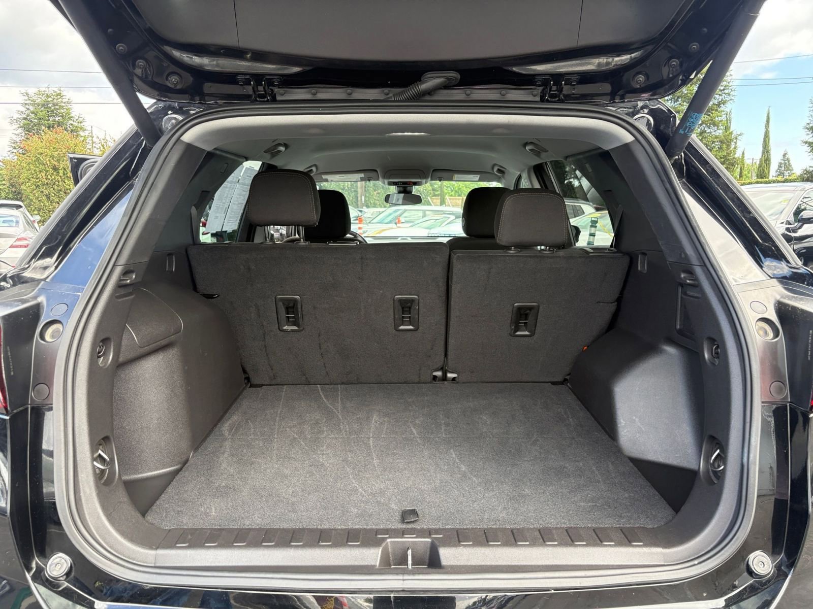 Used 2024 Chevrolet Equinox LT FWD image 34