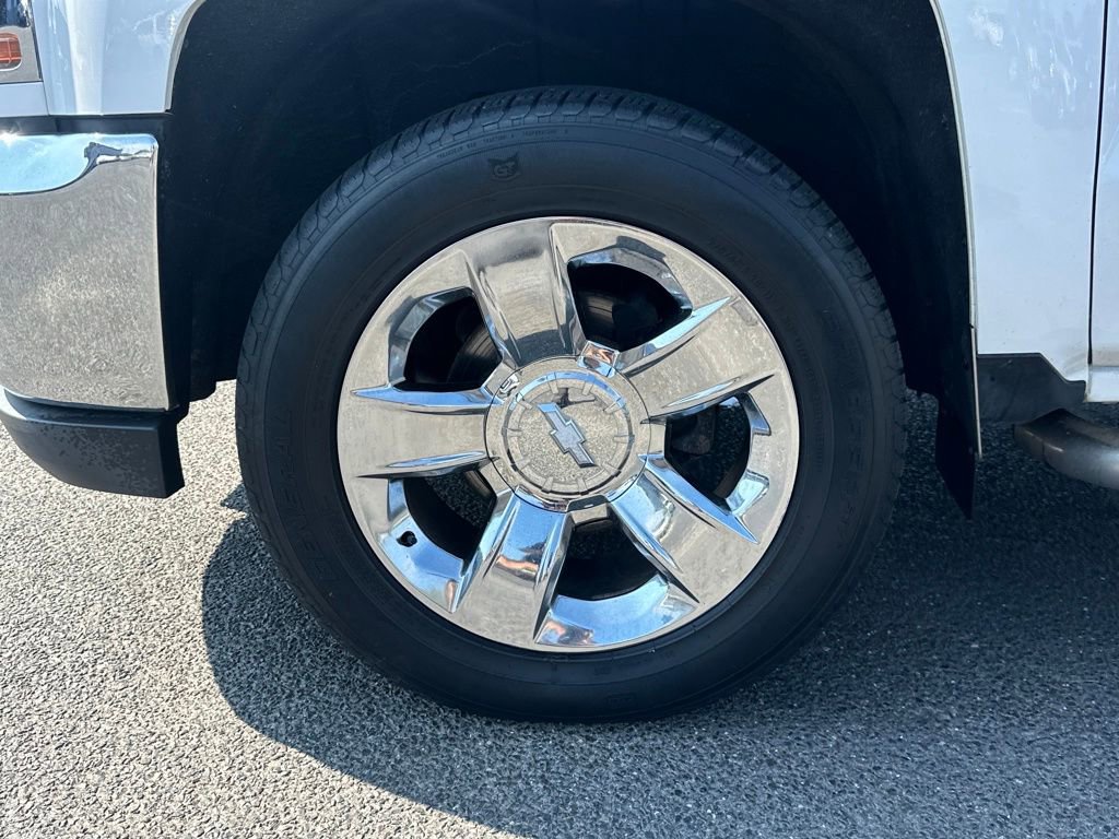 Used 2018 Chevrolet Silverado 1500 LT w/ LT Eassist Package image 13
