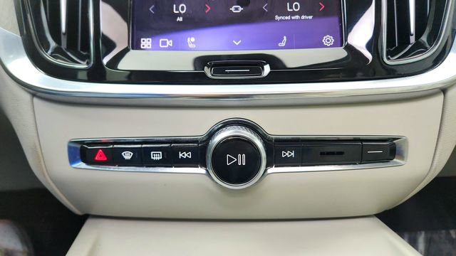 Used 2024 Volvo S60 B5 Plus w/ Climate Package image 51